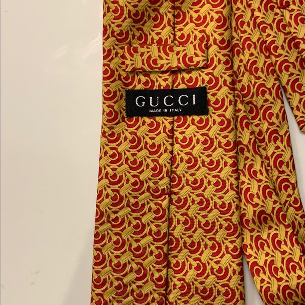 Gucci | Yellow + Red Horsebit Motif Silk Tie - Picture 2 of 3